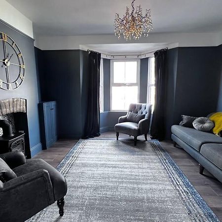 No 11, Fishguard, Ideal For Beach, Coastal Path And Town! Exteriör bild